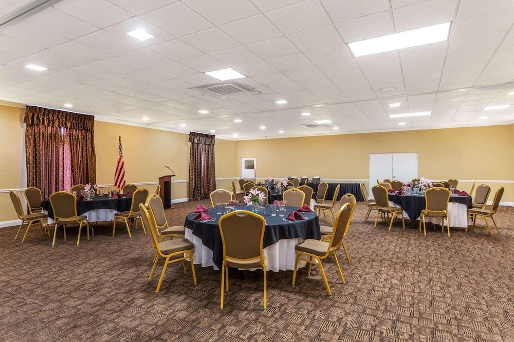 Ramada By Wyndham Houma Hotel Ngoại thất bức ảnh