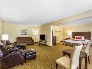 Ramada By Wyndham Houma Hotel Phòng bức ảnh